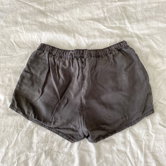 2/$40💜 CLOSET CLEAN OUT: Aerie relaxed shorts - Picture 2 of 6